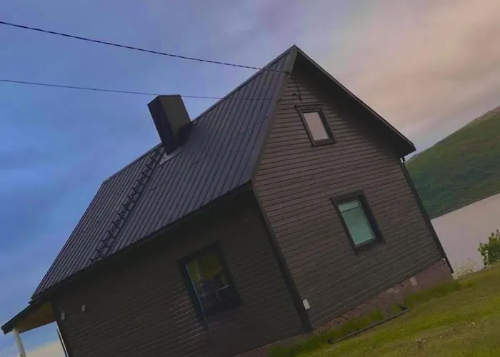 Senja, Botnhamn Feriehus